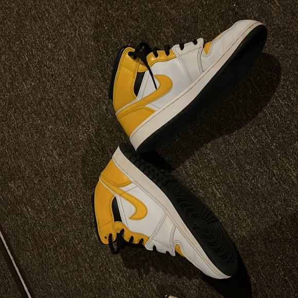 Jordan Retro High Tops Sz 6Y - Picture 5 of 6